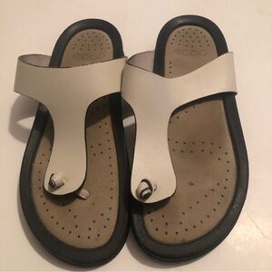 Ecco womens Leather Sandal Thong Slide Comfort off white sz 40/9-9.5